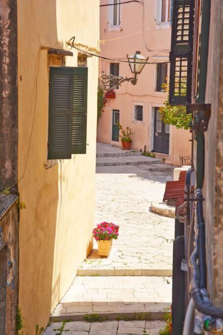 Venetian Well Gallery Apartment In Corfu Old Town Zewnętrze zdjęcie