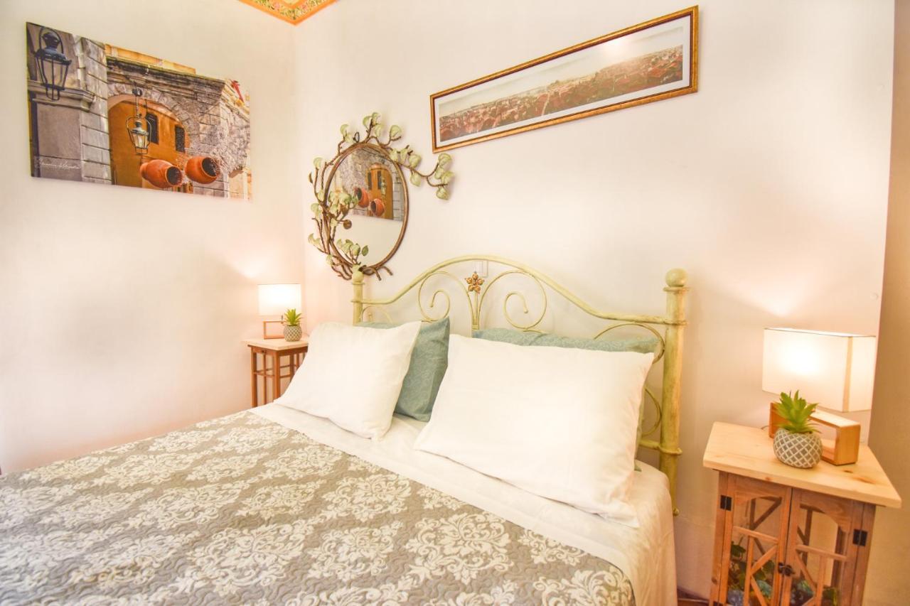 Venetian Well Gallery Apartment In Corfu Old Town Zewnętrze zdjęcie